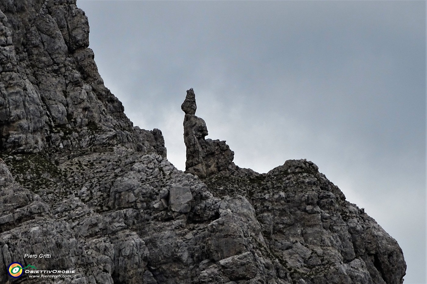 56 Zoom su un 'dito' di roccia.JPG